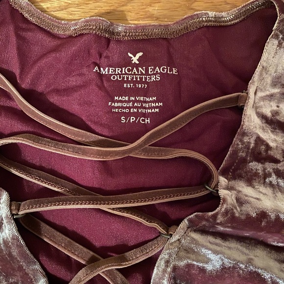 AE Gold Crushed Velvet Caged Front Crop T shirt - Picture 3 of 3